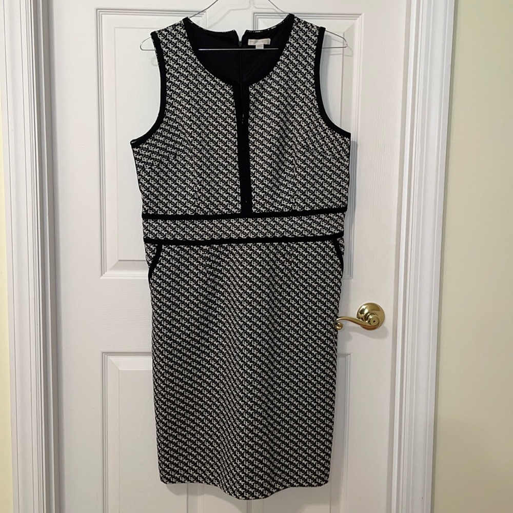 Sleeveless dress